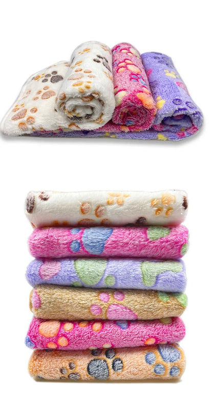 Soft Fluffy Pet Blanket Winter Warm  Warm and Comfortable Cute Pet Bed Sheet Cushion Blanket