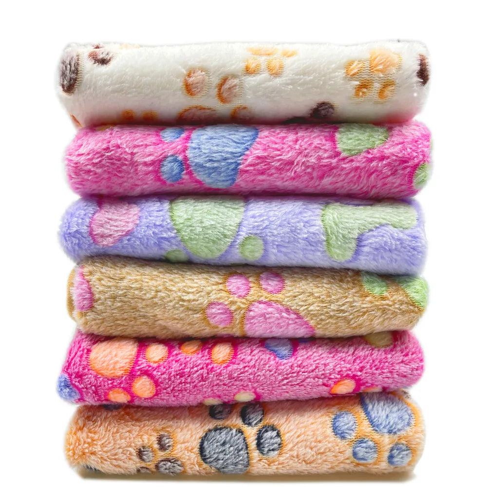 Soft Fluffy Pet Blanket Winter Warm  Warm and Comfortable Cute Pet Bed Sheet Cushion Blanket